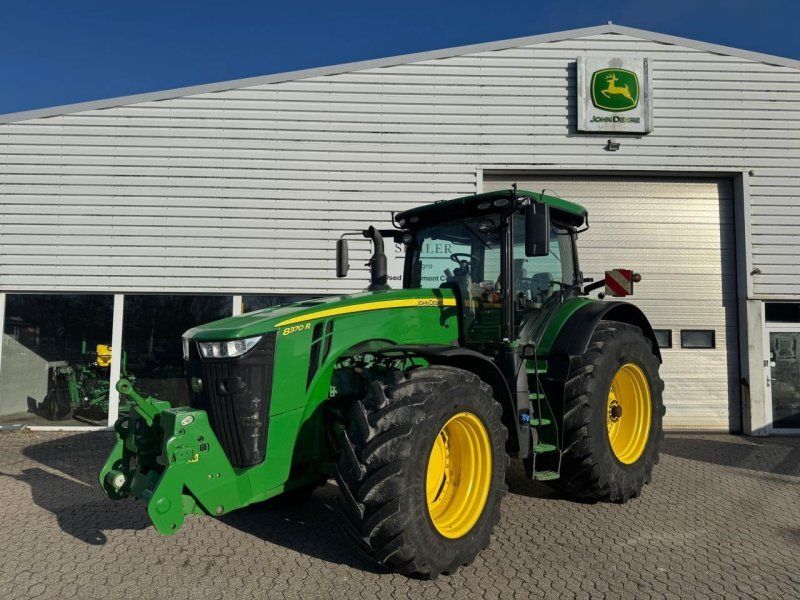 John Deere 8370R