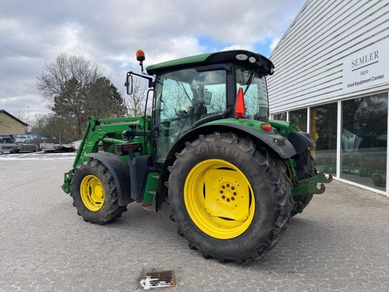 John Deere 6115R MED FRONTLÆSSER