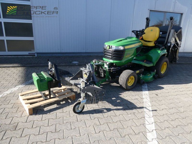 John Deere X950R mit Anbaugeräten