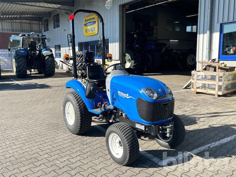 New Holland Boomer 25