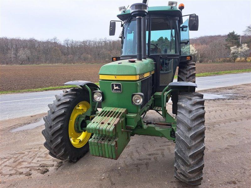 John Deere 2850  , 4 WD