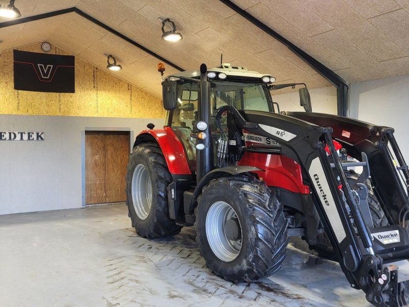 Massey Ferguson 6718S Dyna VT med frontlæsser Dyna VT clusive