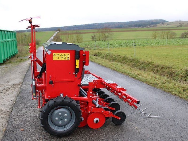 Unia Poznaniak 330/2,5D Doppelscheibenschar-Drillmaschine