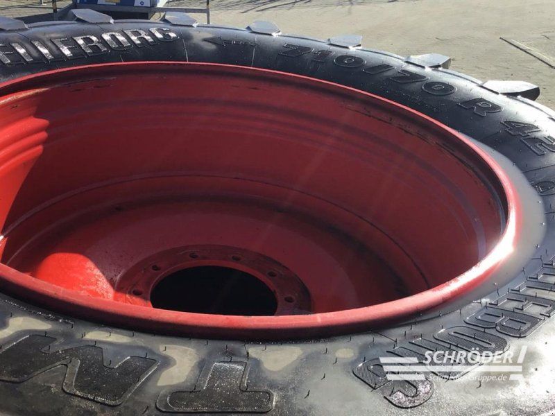 Fendt 2X KOMPLETTRÄDER 710/70 R 42 TRELLEBORG