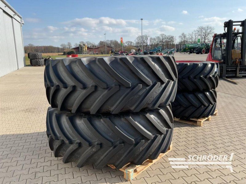 Fendt VF 650/60 R34 + VF 710/75 R42 BKT
