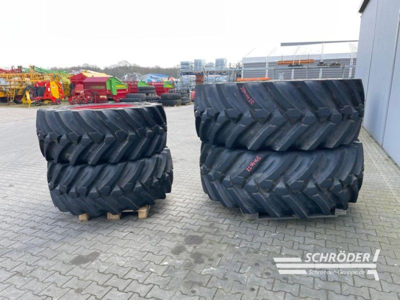 Fendt 2XVF600/700R30 + 2XVF710/70R42 NOKIAN