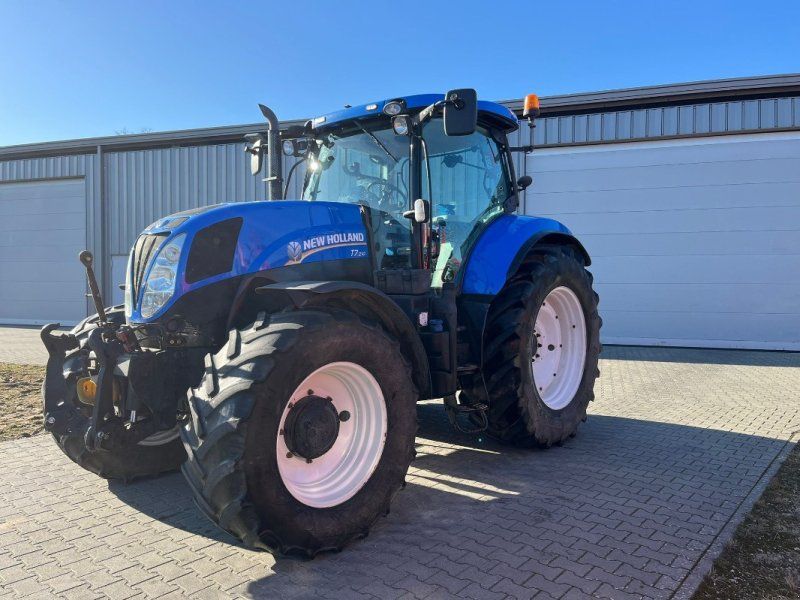 New Holland T7 210