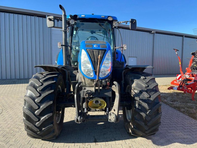 New Holland T7 210