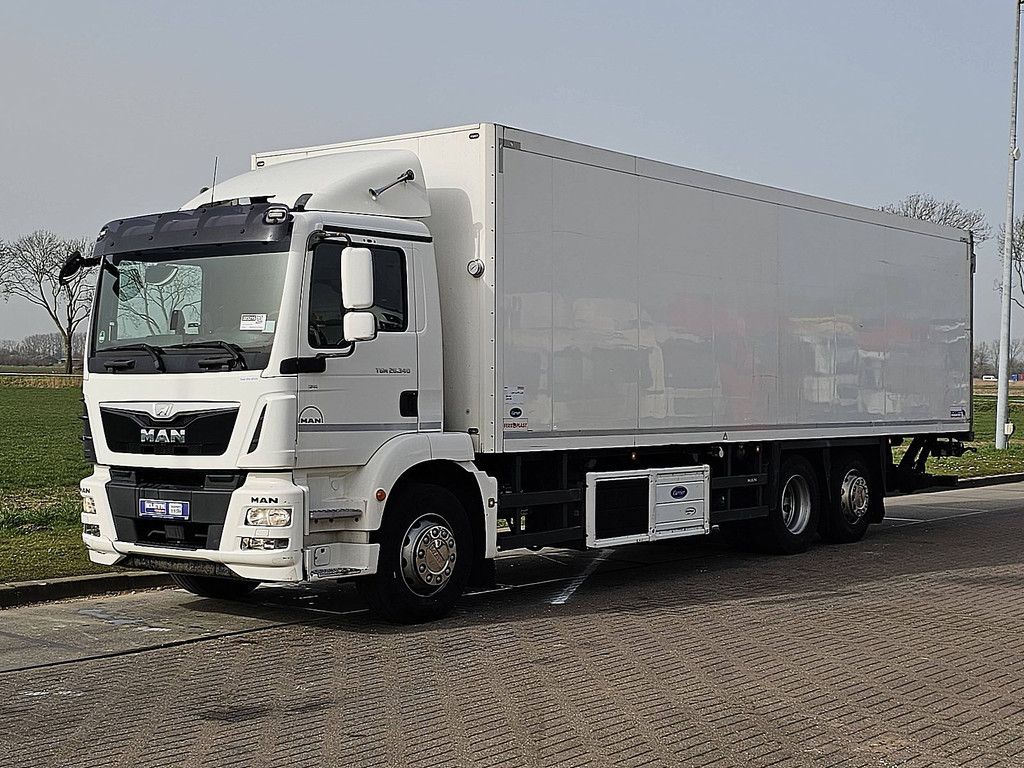 M.A.N. 26.340 TGM 6x2-4 frigo taillift