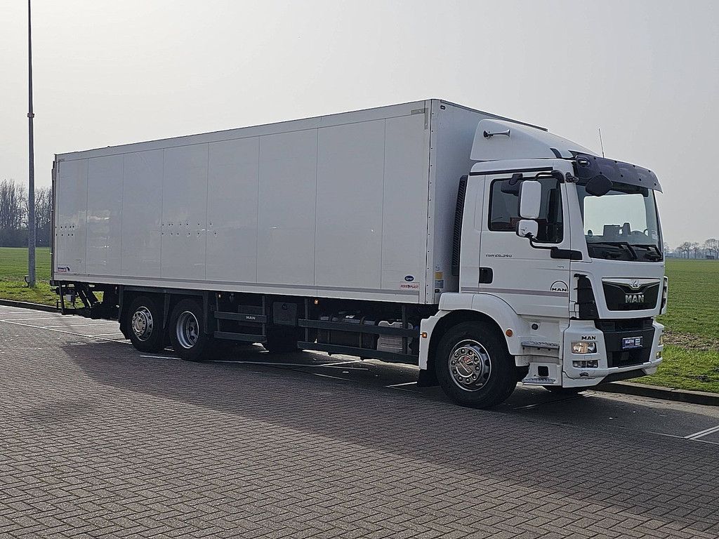 M.A.N. 26.340 TGM 6x2-4 frigo taillift