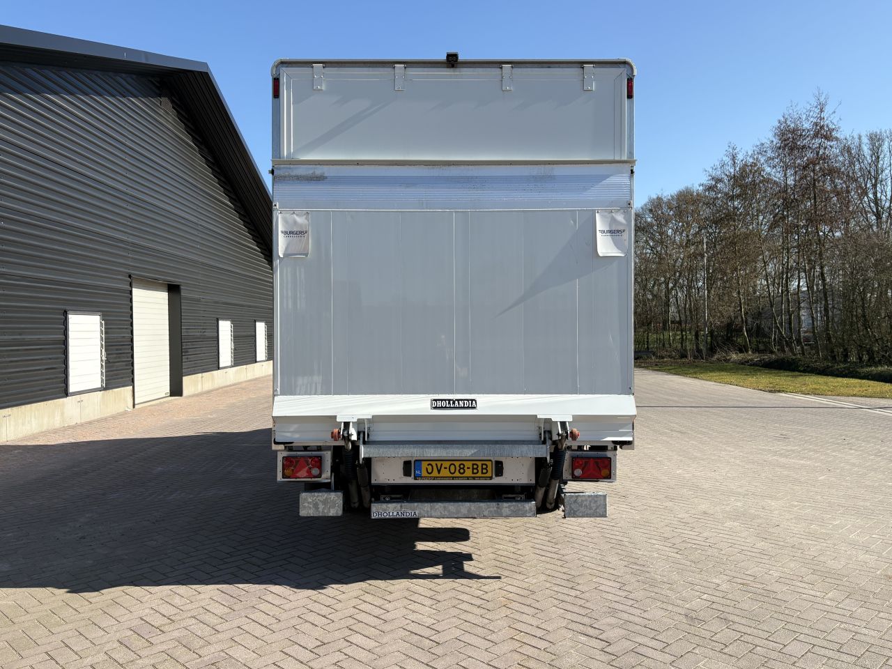 Be trekker Iveco Daily 35S18 Clixtar met laadklep 1000 kg (15 N1