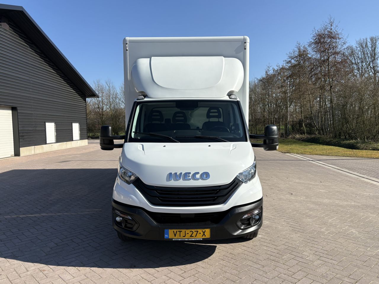 Be trekker Iveco Daily 35S18 Clixtar met laadklep 1000 kg (15 N1