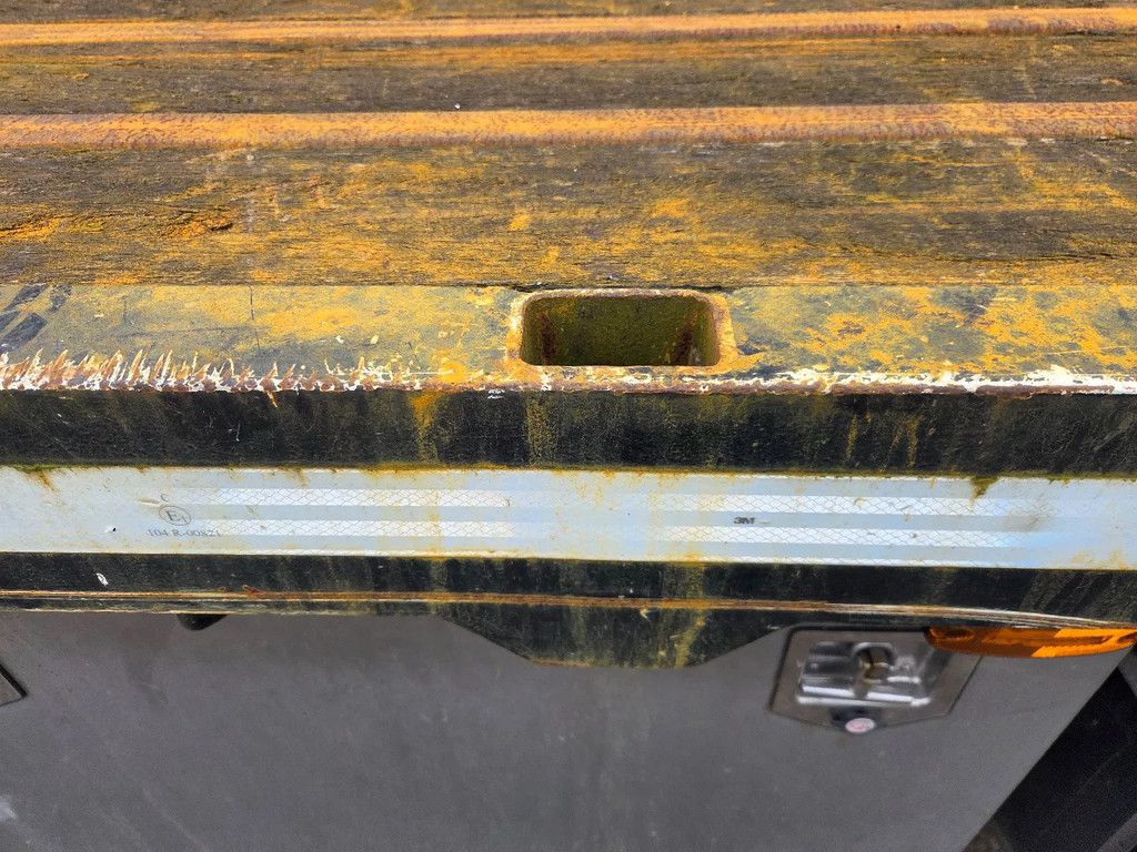 Floor 3 as uitschuiver,APK, liftas ,oprijvoorbereiding