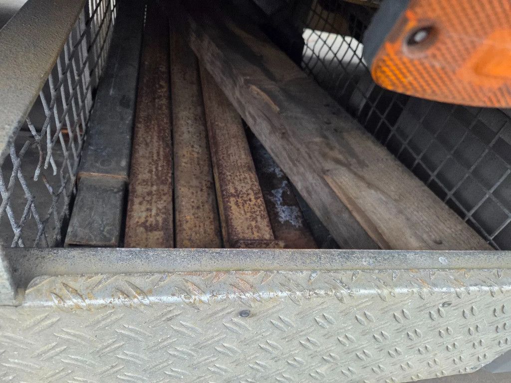 Floor 3 as uitschuiver,APK, liftas ,oprijvoorbereiding