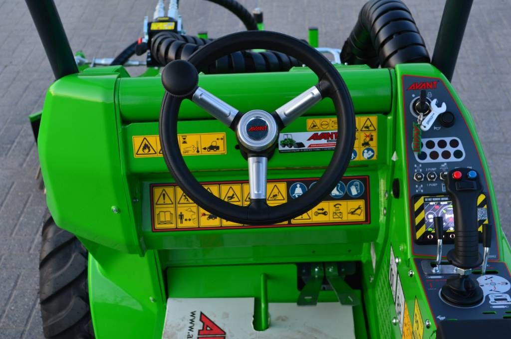 Avant 755i TDL Kniklader/Shovel