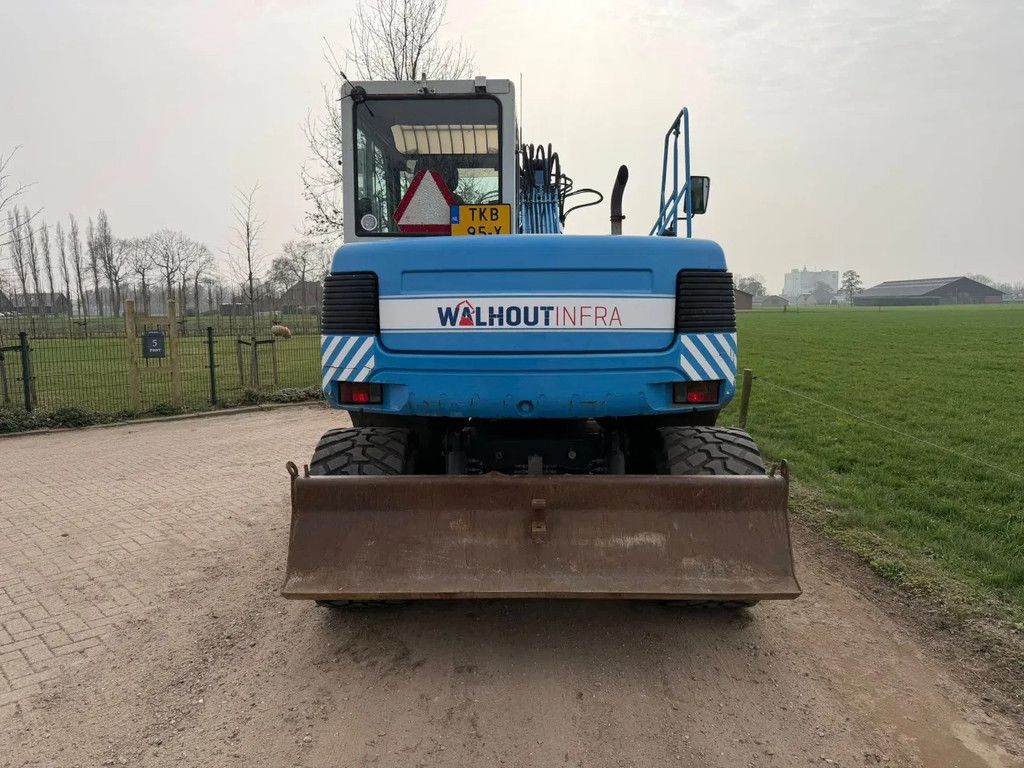 Takeuchi TB 175 WD Bandenkraan