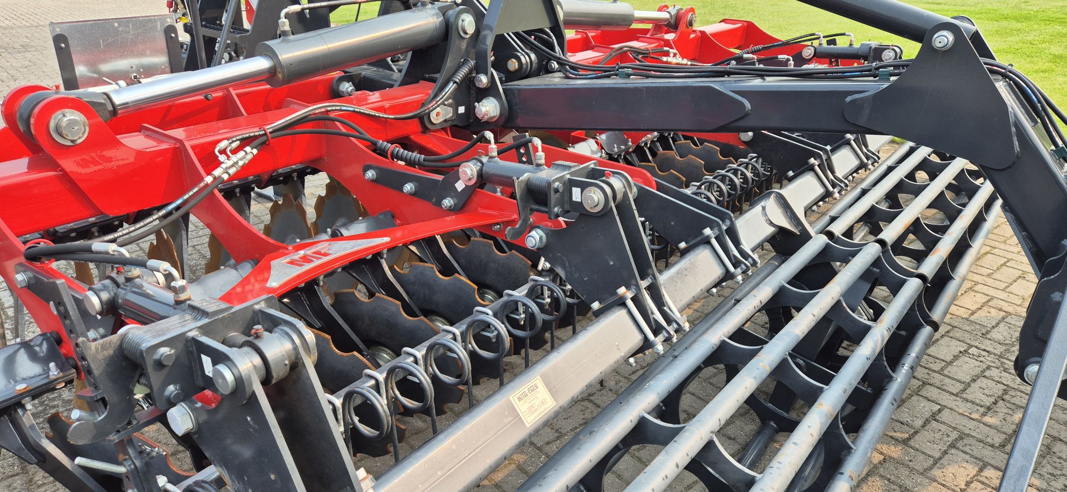 Metal-fach U710 6m Schijveneg, Demo, slechts 20ha gedaan!