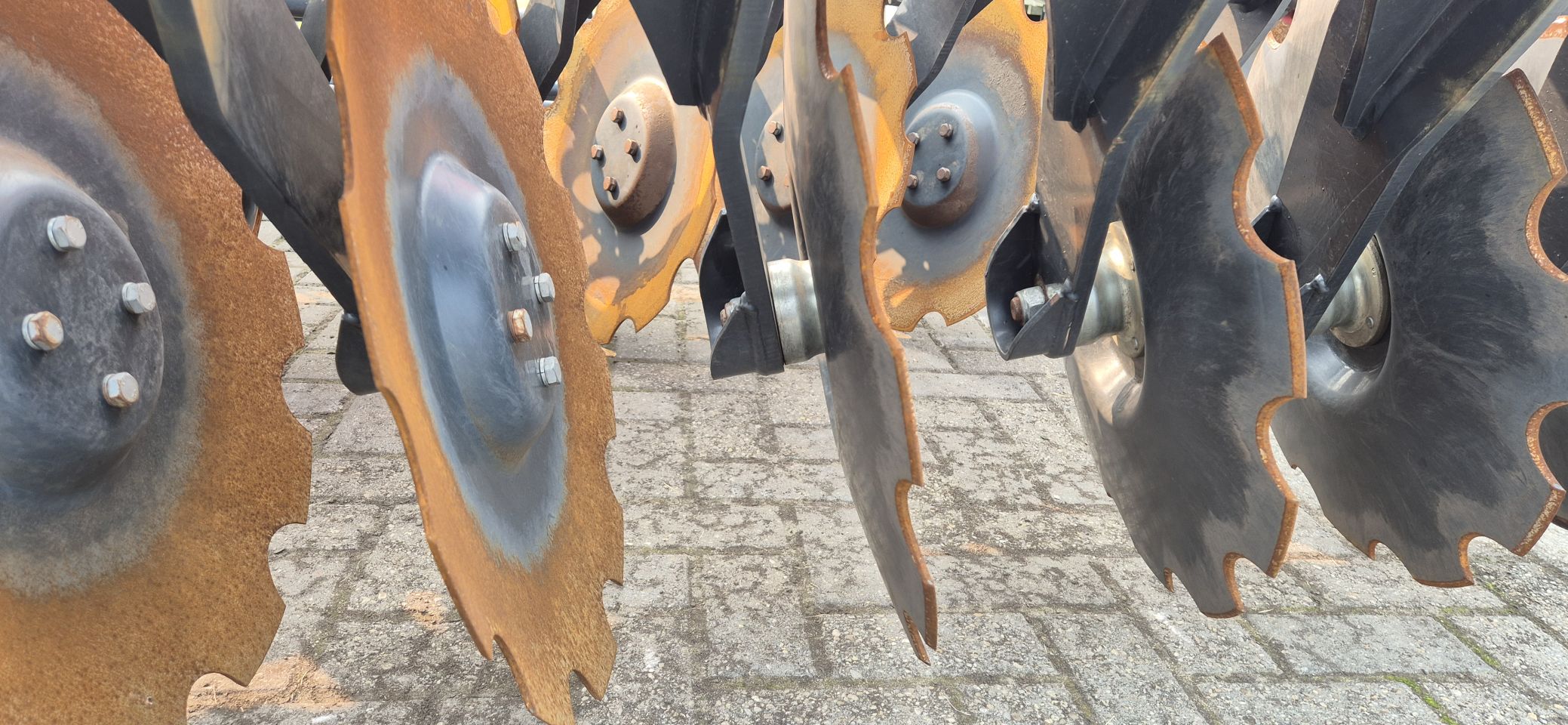 Metal-fach U710 6m Schijveneg, Demo, slechts 20ha gedaan!