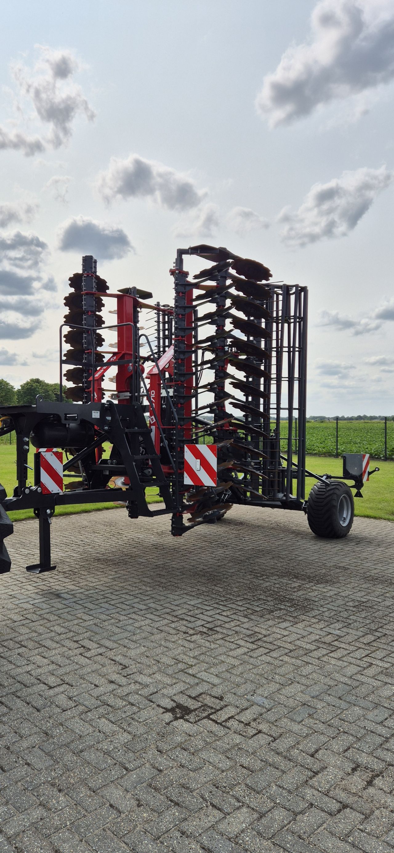 Metal-fach U710 6m Schijveneg, Demo, slechts 20ha gedaan!