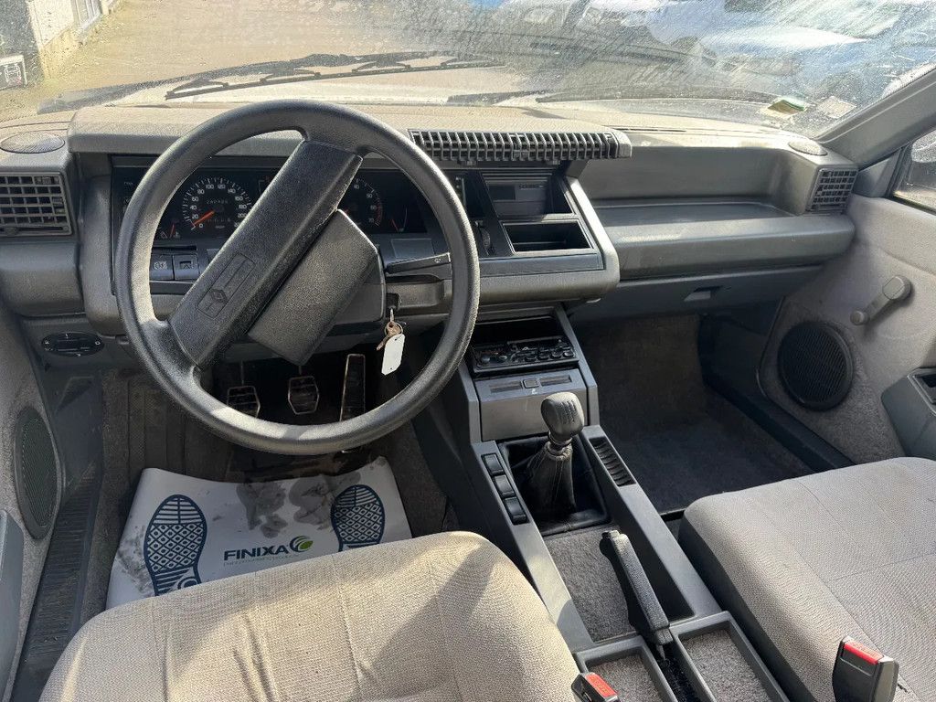 Renault 25 **YOUNGTIMER-FRENCH CAR**