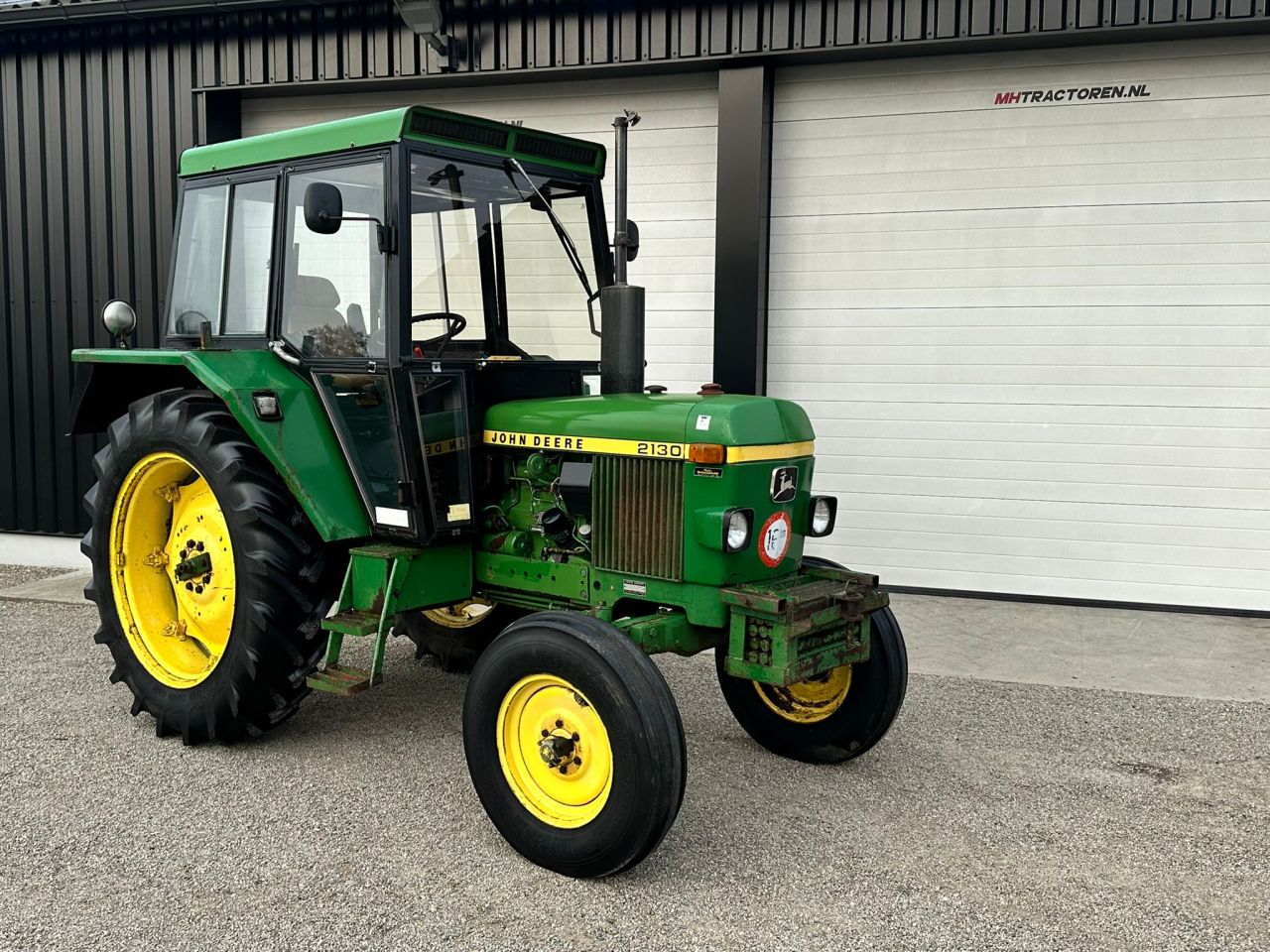 TE KOOP: zeer nette JOHN DEERE 2130