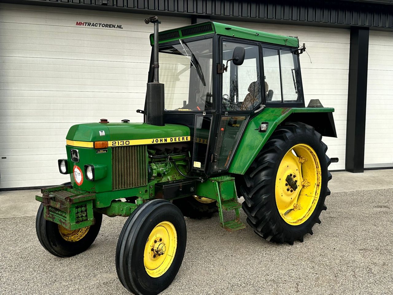 TE KOOP: zeer nette JOHN DEERE 2130