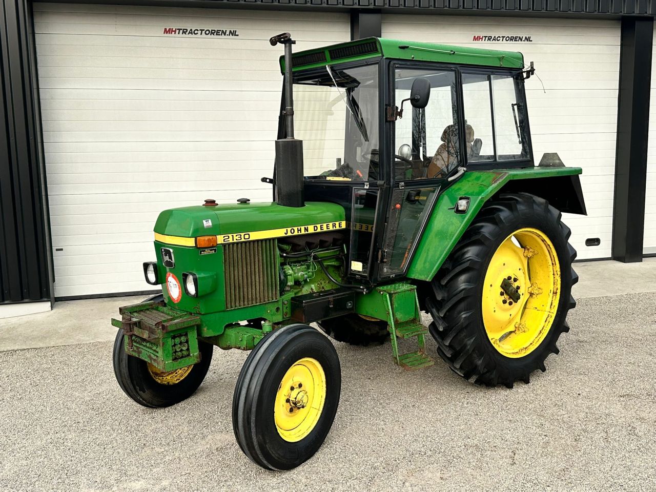 TE KOOP: zeer nette JOHN DEERE 2130