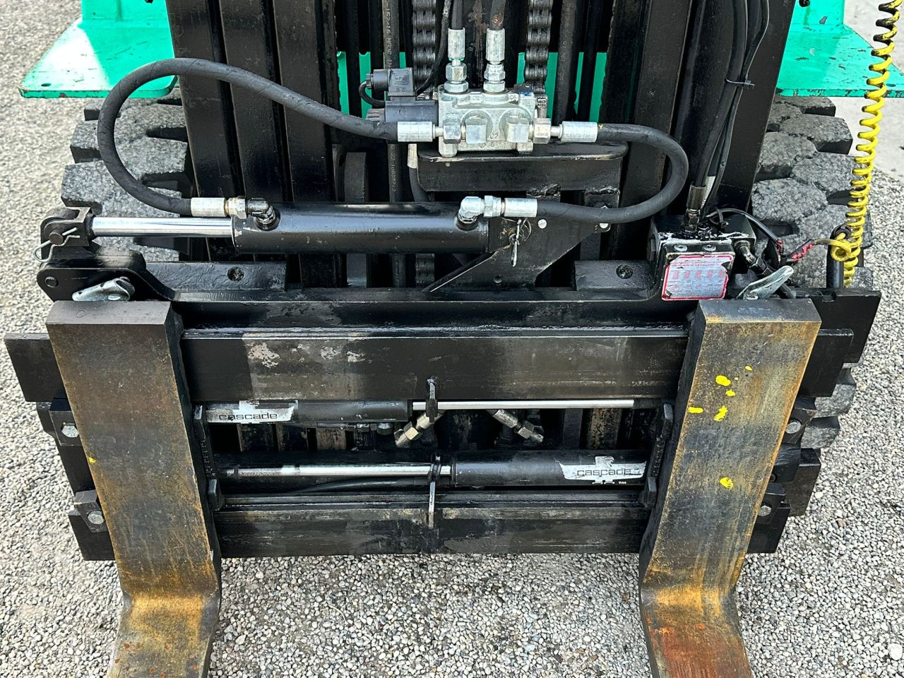 TE KOOP: zeer nette MITSUBISHI 2.5 heftruck