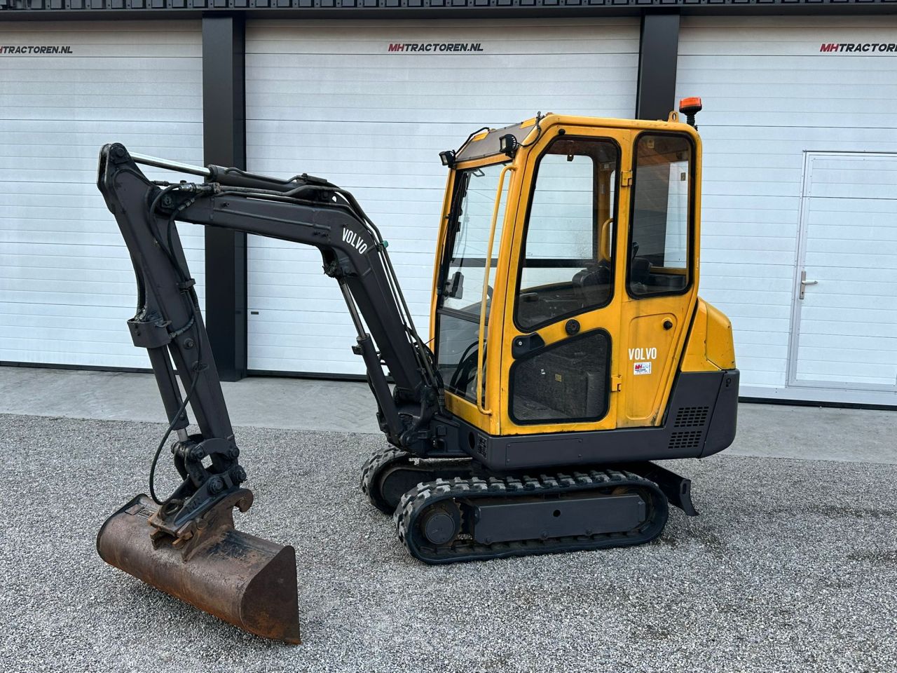 TE KOOP: zeer nette VOLVO EC-15 mini kraan