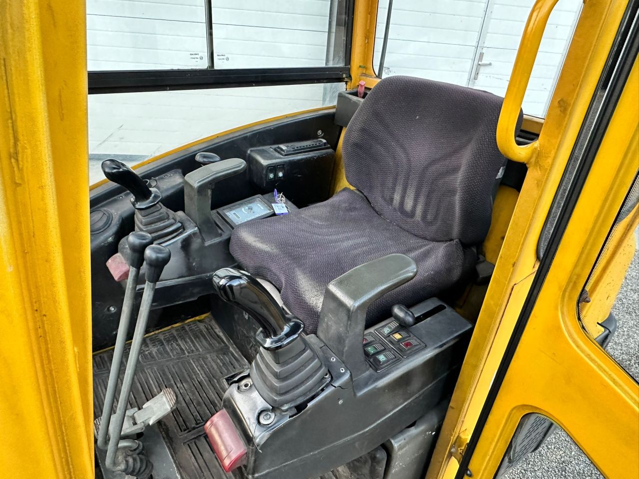 TE KOOP: zeer nette VOLVO EC-15 mini kraan