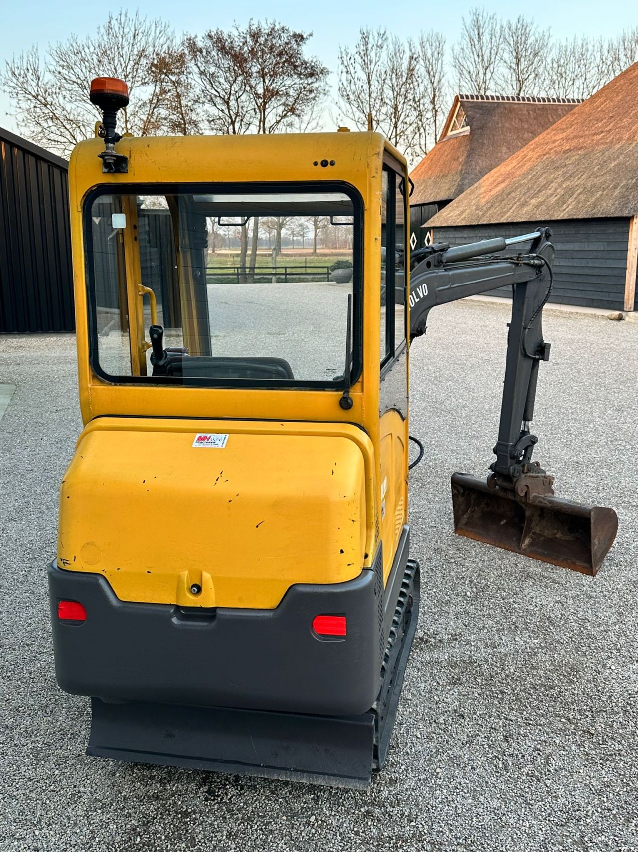 TE KOOP: zeer nette VOLVO EC-15 mini kraan