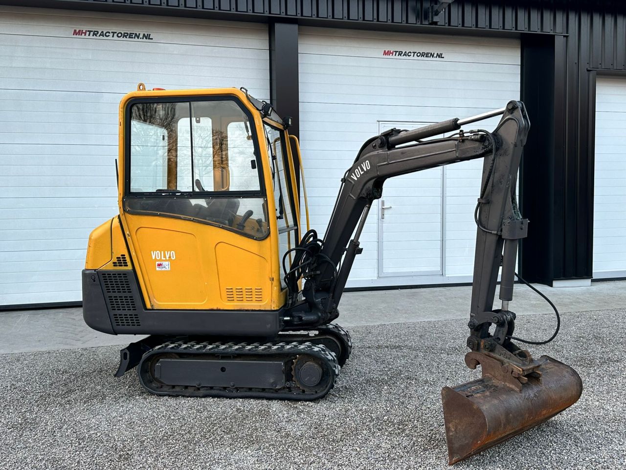 TE KOOP: zeer nette VOLVO EC-15 mini kraan