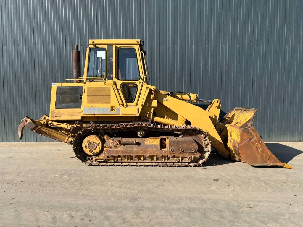 CAT 953 - Ripper