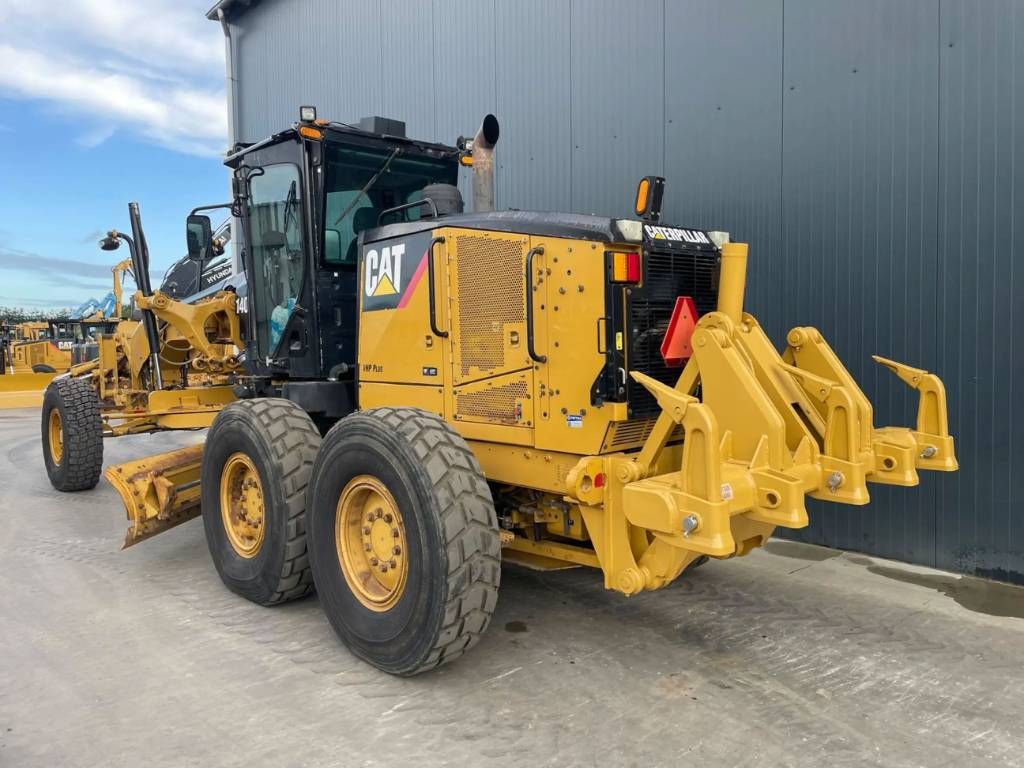 CAT 140M