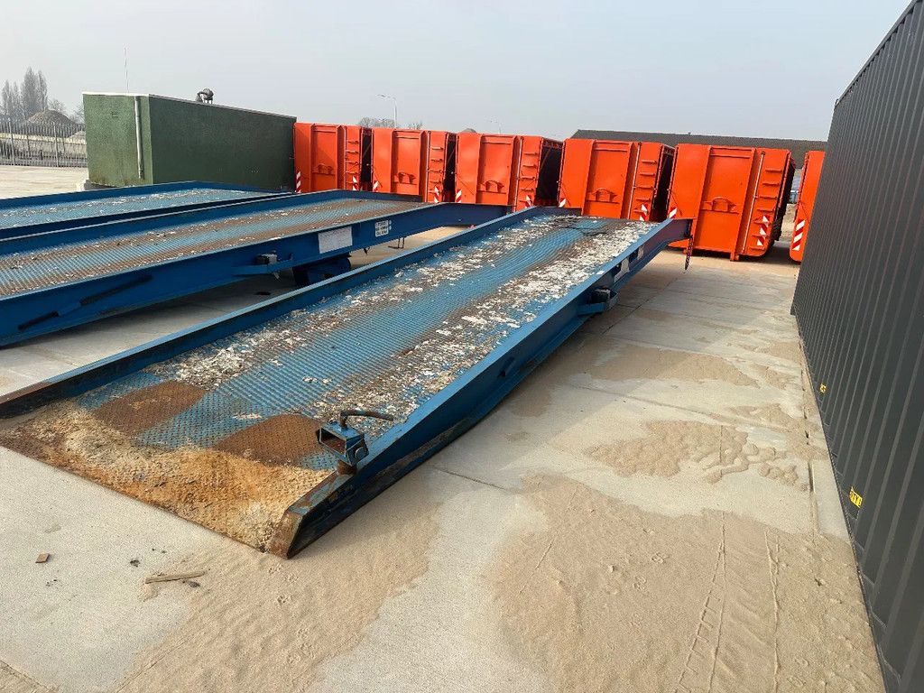 Overige 3x10 tons laadbrug weinig gebruikt