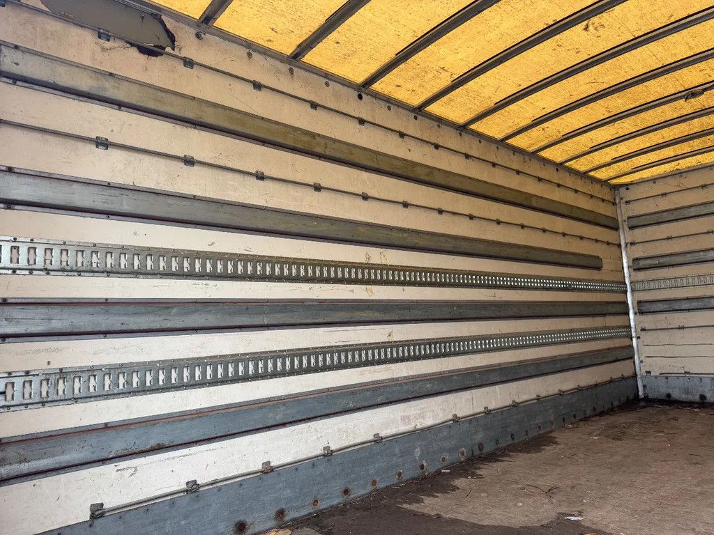 Mercedes-Benz Atego 816 **BELGIAN TRUCK-MANUAL GEARBOX**