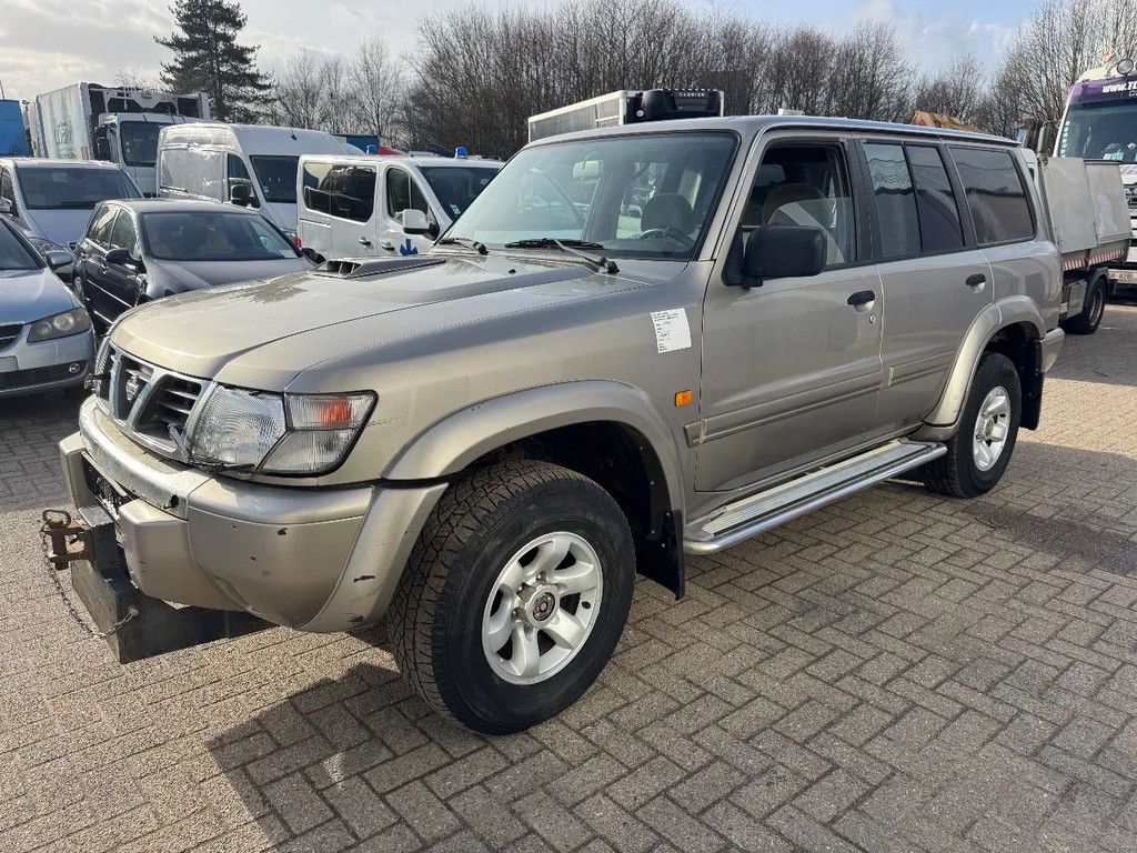 Nissan PATROL **3.0-AIRCO-LONG CHASSIS**