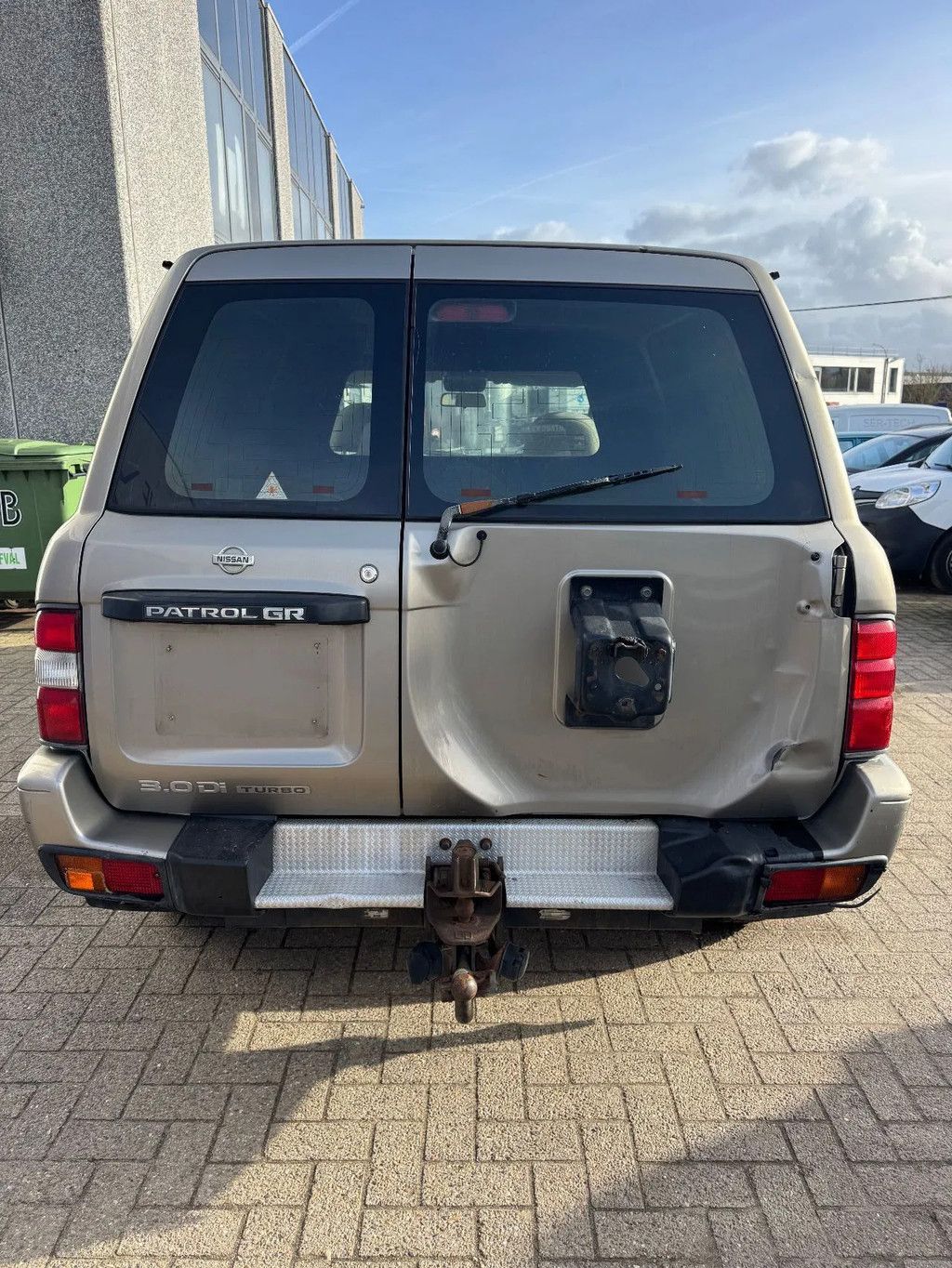Nissan PATROL **3.0-AIRCO-LONG CHASSIS**