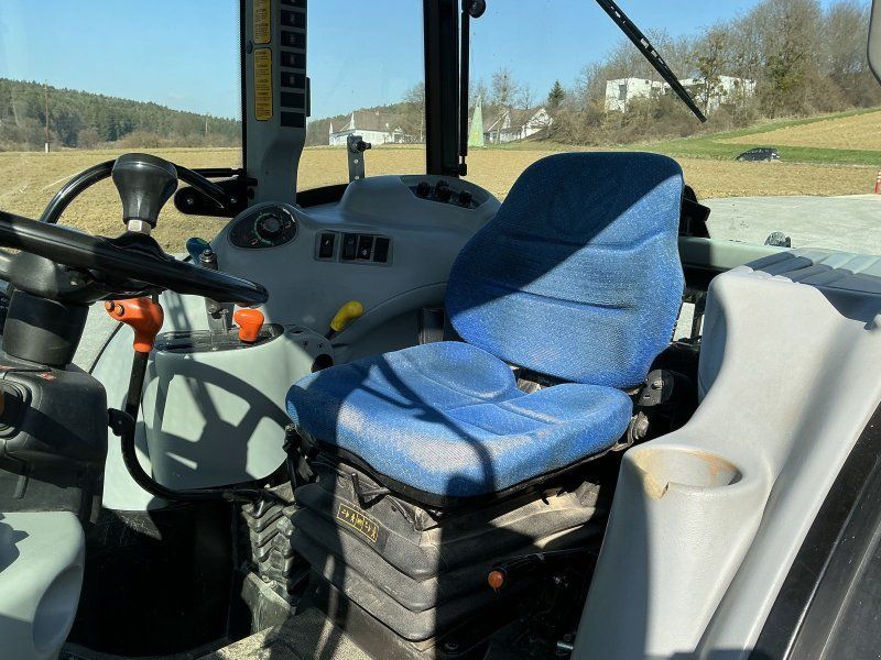 New Holland T4050 DeLuxe & Supersteer