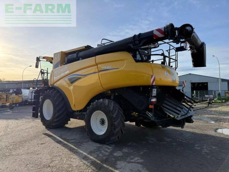 New Holland cr 9.90