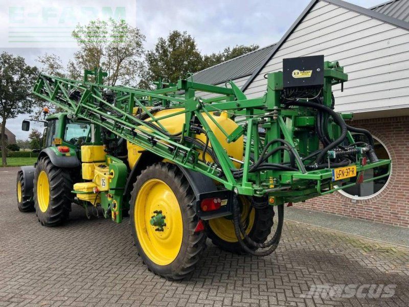 John Deere 824