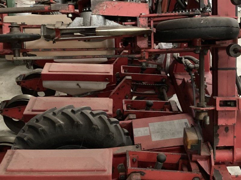 12 rk. Hydraulisk opklap. Med næsten nye såskær.