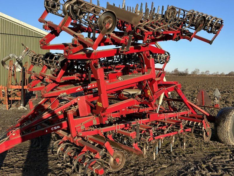 Kongskilde 6 meter germinator med CROSKILL tromle bagerst. Velnet til roe