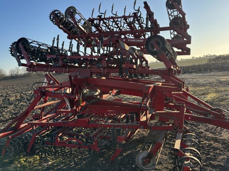 Kongskilde 6 meter germinator med CROSKILL tromle bagerst. Velnet til roe