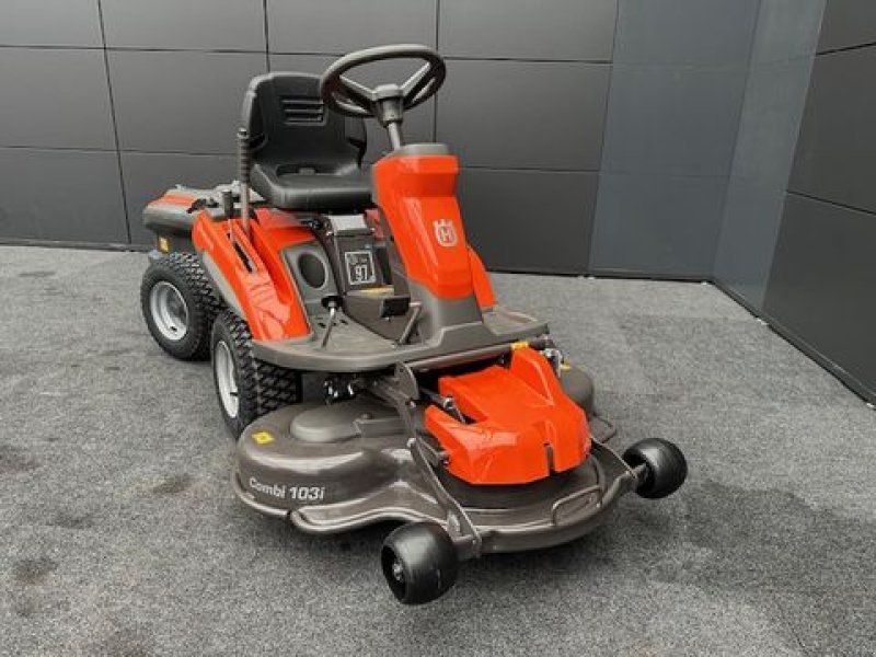 Husqvarna Akkurider R200iX AWD mit 103icm Mähdeck