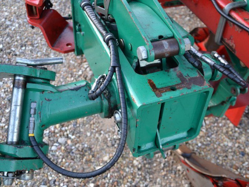 Kverneland 100-300-28 m/ Packomat