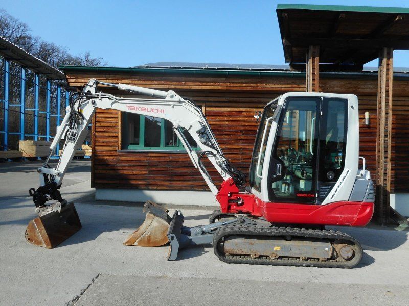 Takeuchi TB 235 (3.605kg) POWERTILT ( Zentralschmierung )