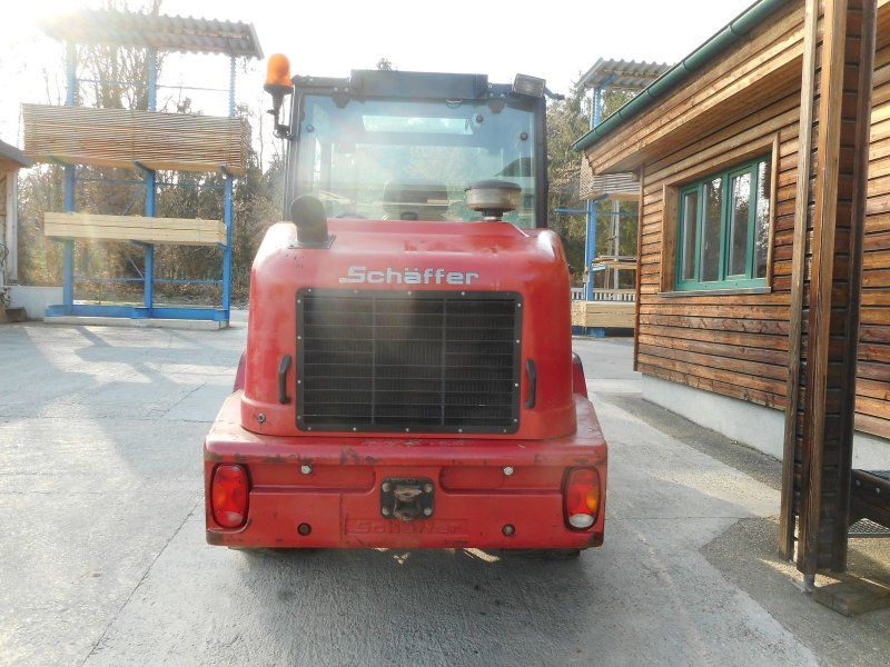 Schäffer 900 T ( 6 Tonnen ) mit Teleskoparm