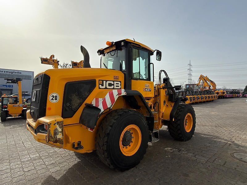 JCB 437HT