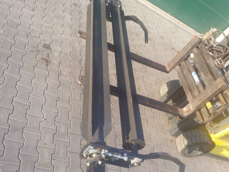 Kuhn Rollenniederhalter